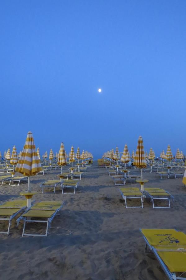 Hotel Strand A Frontemare Lido di Jesolo Exterior foto