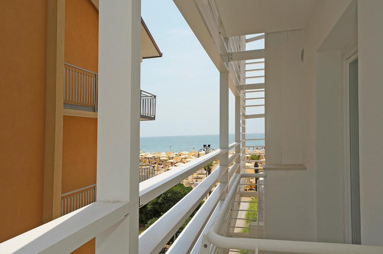 Hotel Strand A Frontemare Lido di Jesolo Exterior foto